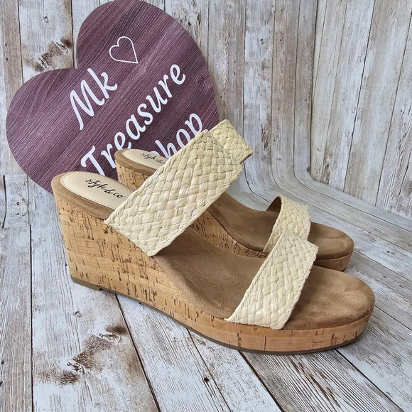 Women's Style & Co Sandals, Tan, Size 7 1/2 - Picture 3 of 9